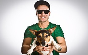 Макс Корж с собакой
