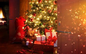 Gifts to children on Christmas tree 2014
