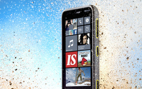 Nokia Lumia 620, a protected edition