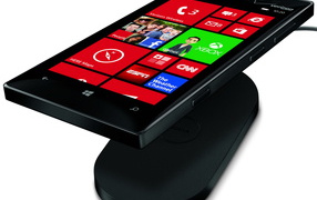 Nokia Lumia 928, беспроводная подзарядка, рекламное фото