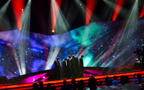 Люди на сцене конкурса песен Евровидение 2013