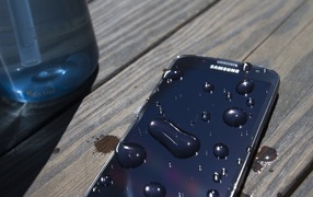 Samsung Galaxy S4 Active is not afraid of water