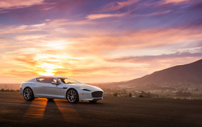 Надежный автомобиль Aston Martin 2014