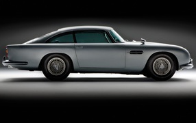 Новая машина Aston Martin db5