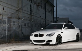 White BMW M-5