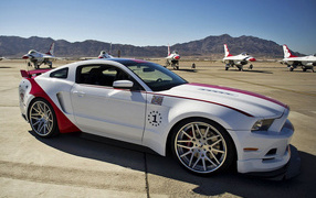 Swift Ford Mustang 2014