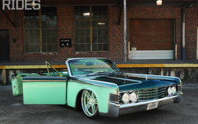 Photo of a car Lincoln Continental 