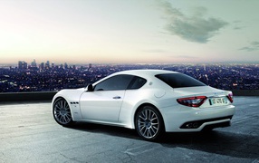 Новый автомобиль Maserati Granturismo
