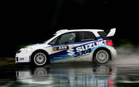 Красивый автомобиль Suzuki SX4