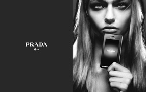 Телефон в дизайне от Prada