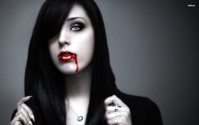 Черноволосая девушка вампир
