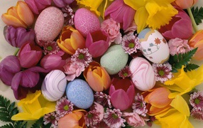 Easter egg with flowers