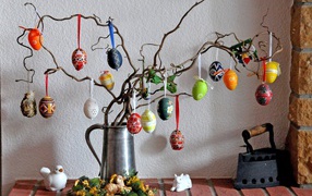 Ikebana with Easter eggs for Easter