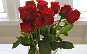Красные розы на 8 марта
