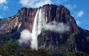Водопад в Венесуэле