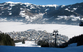Panorama of the resort of Zell am See, Austria
