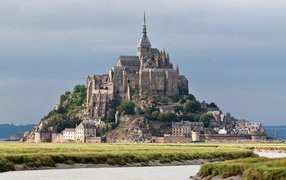 Замок на скале в Бретань, Франция