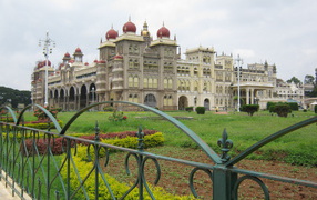 Красивое здание в Бангалоре