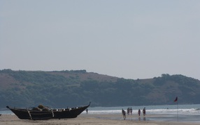 Boat on the beach in Ashwem