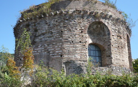 Старинная башня в Тиволи, Италия