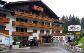 Гостиница на горнолыжном курорте Арабба, Италия
