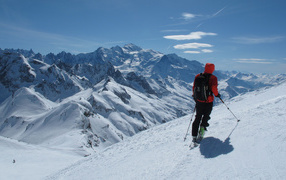 Катание на лыжах на горнолыжном курорте Валь ди Соль, Италия