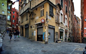 Прогулка по улице в Лигурии, Италия