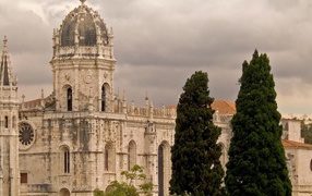 Старинная церковь в Лиссабоне