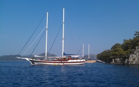 Яхта в гавани Мармарис, Турция