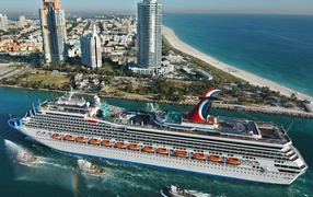 Cruise ship in Miami