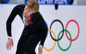 Обладатель золотой медали в дисциплине фигурное катание на коньках Евгений Плющенко из России
