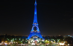 Eiffel Tower with a sign of the EU