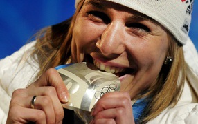 Обладательница золотой медали словацкая биатлонистка Анастасия Кузьмина в Сочи