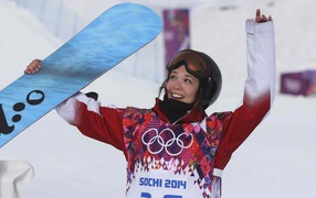 Сноубордистка приветствует болельщиков на Олимпиаде в Сочи
