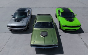 Три поколения автомобиля Dodge Challenger