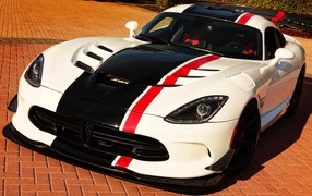 White Dodge Viper ACR with black stripe