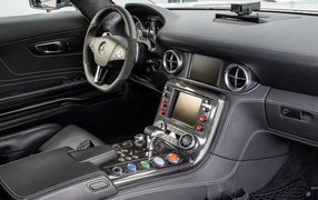 Салон автомобиля Mercedes SLS