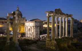 Древние руины в Риме