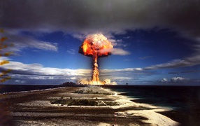 Ядерный взрыв над морем
