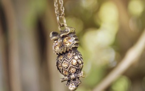 Pendant in the form of an owl