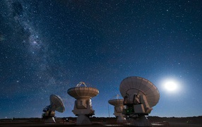 Радиотелескопы изучают небо