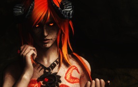 Девушка демон с оранжевыми волосами