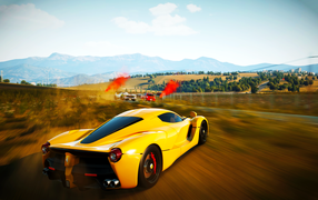 Yellow Ferrari in the game Forza Horizon