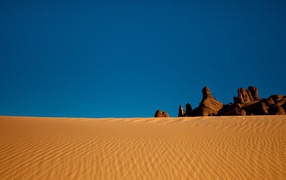 Скалы на краю пустыни