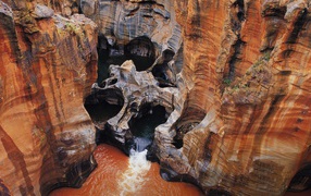 Река в каньоне в Африке