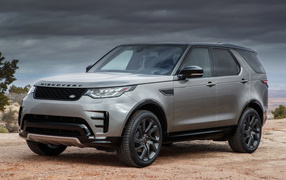 Silver Car Land Rover Discovery HSE Si6, 2017