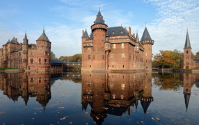 De Haar castle on the water, Netherlands