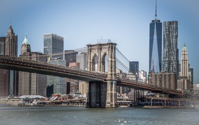 Бруклинский мост с видом на город Манхэттен. США