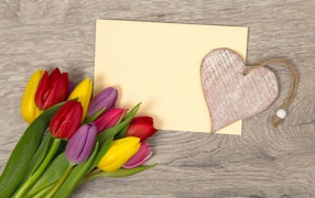 Букет разноцветных тюльпанов на с листом бумаги, шаблон для открытки