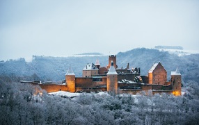 Замок Bourscheid Castle зимой, Буршейд, Люксембург